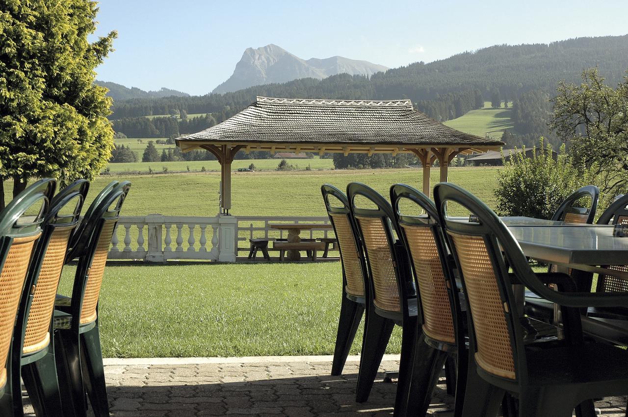 - Restaurant Le Manoir